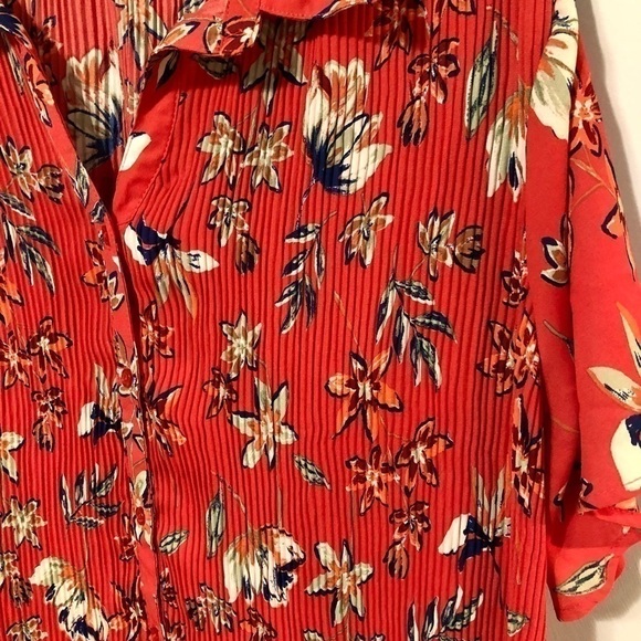 Only Necessities size 30/32 short sleeve ribbed floral button down shirt - Picture 10 of 13